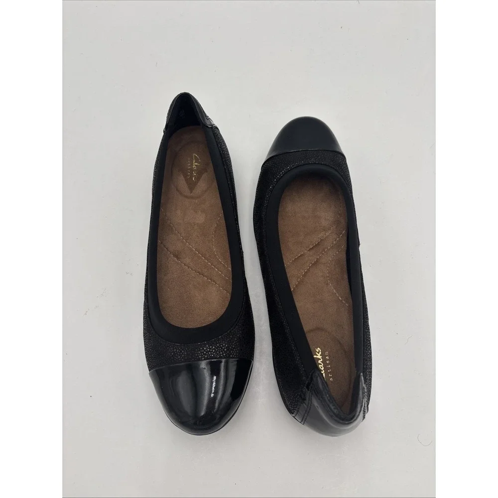 Clarks Artisan Women's Black Patent Leather Cap Toe Ballet Flats Slip-On  7M